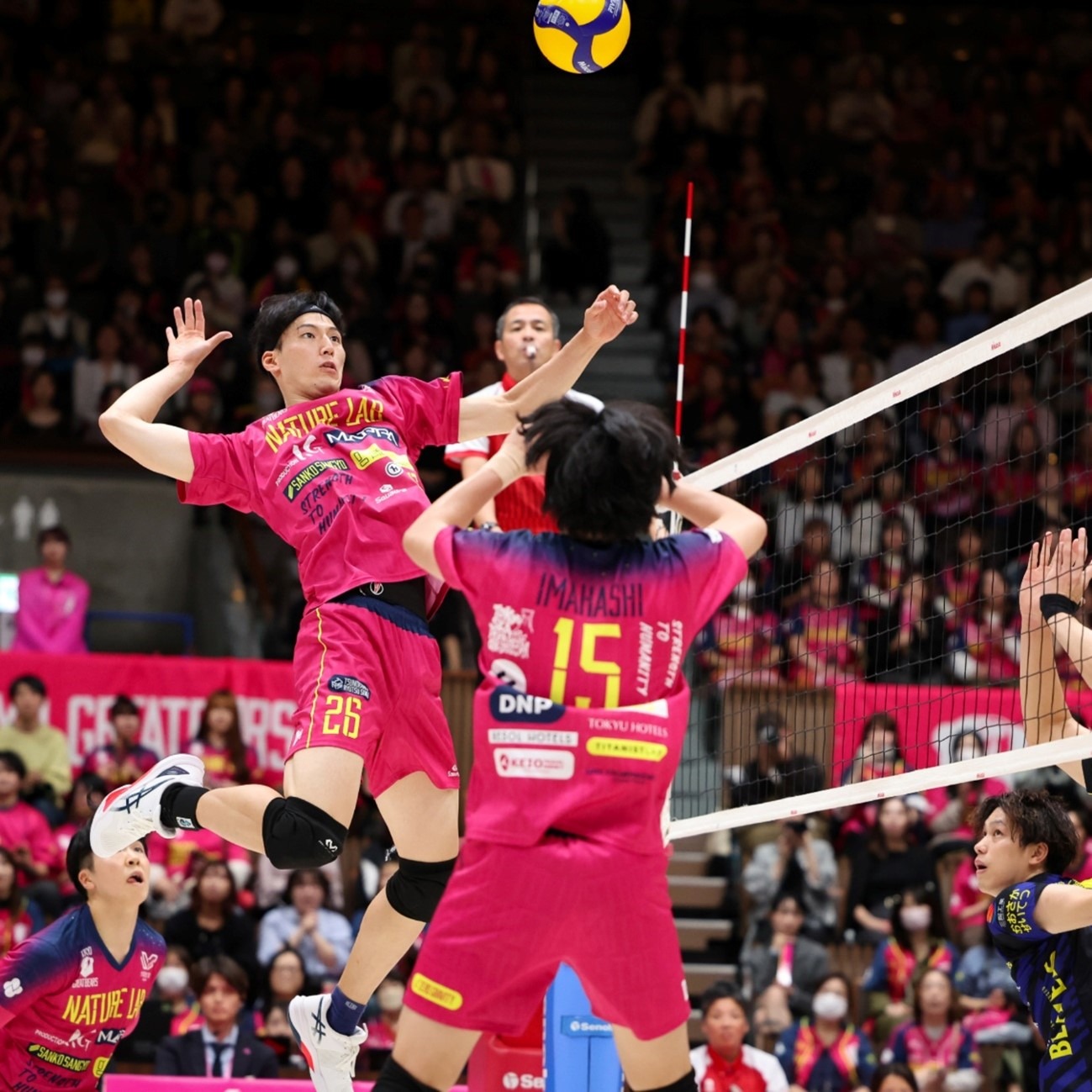 老少都能打！皇马离谱1战：19岁小将2球+拿10分 39岁老汉13年1球